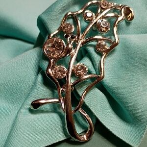 Vintage Silver Tone Metal Snail On Leaf Crystal Brooch